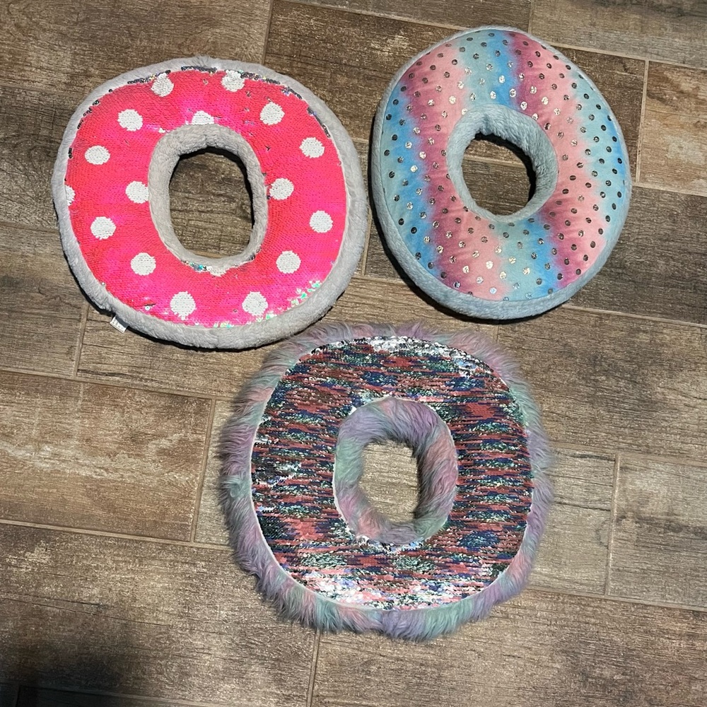 3 Justice “O” accent‎ pillows - two flip sequins and one not